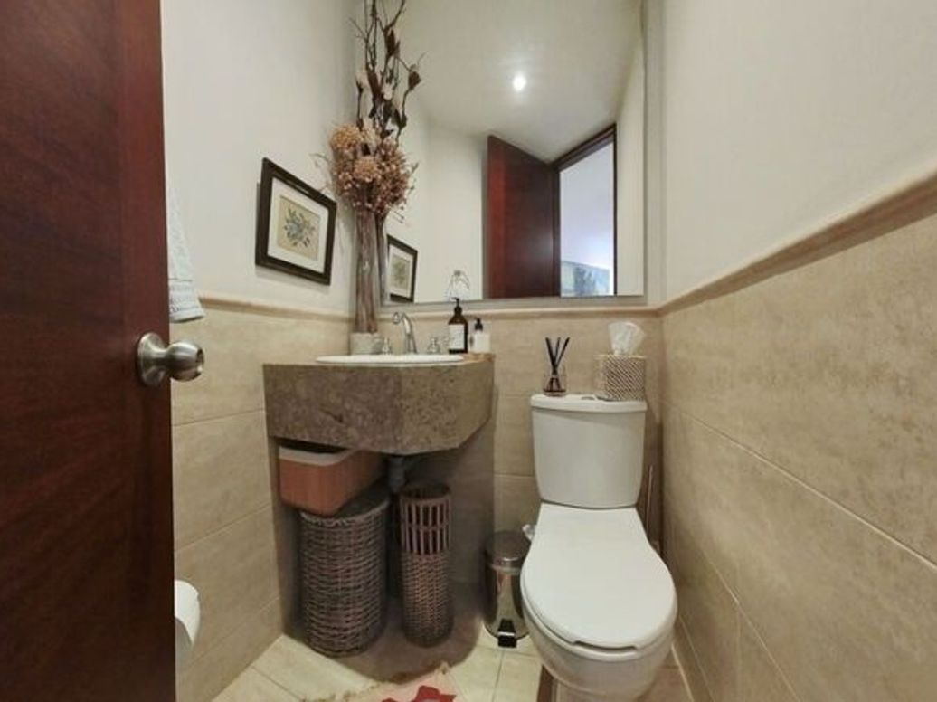 Apartamento de 3 alcobas en venta en Santa Barbara Occidental, Bogotá, 125 m² · foto 9 de 20