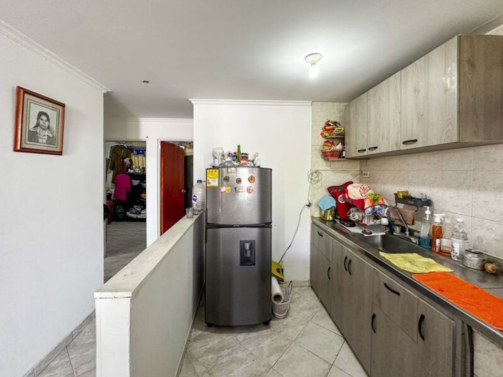 Casa de 5 alcobas en venta en Los Nogales, Bogotá, 210 m² · foto 11 de 20