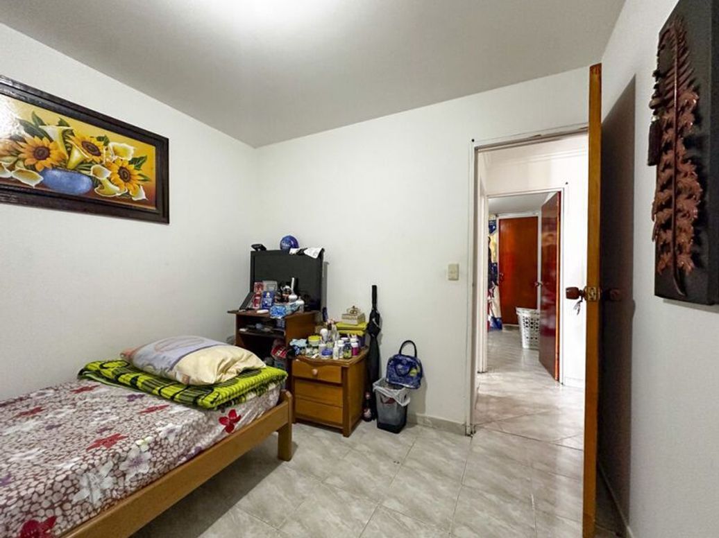 Casa de 5 alcobas en venta en Los Nogales, Bogotá, 210 m² · foto 15 de 20
