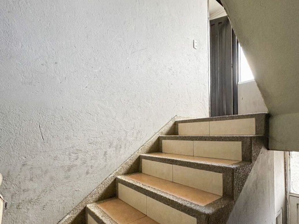 Casa de 5 alcobas en venta en Los Nogales, Bogotá, 210 m² · foto 2 de 20