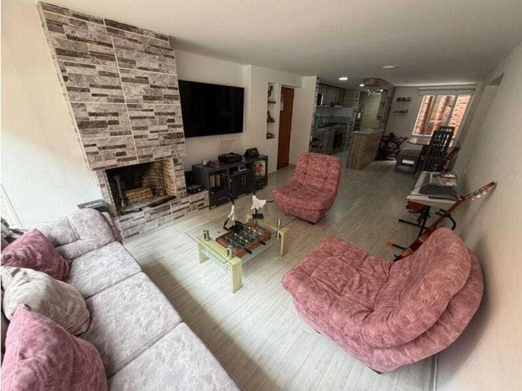 Apartamento de 2 alcobas en venta en Los Cedritos, Bogotá, 66 m² · foto 3 de 20