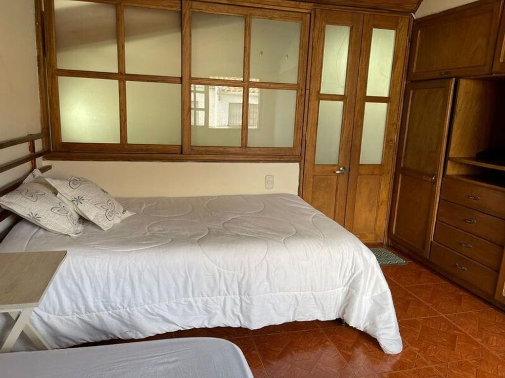 Casa de 6 alcobas en venta en Julio Flórez, Bogotá, 293 m² · foto 6 de 10