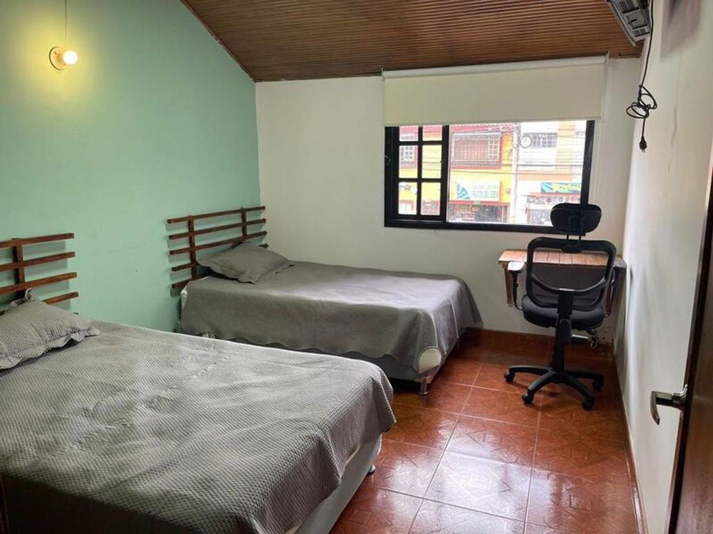 Casa de 6 alcobas en venta en Julio Flórez, Bogotá, 293 m² · foto 7 de 10