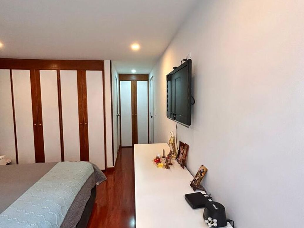 Apartamento de 3 alcobas en venta en Caobos Salazar, Bogotá, 75 m² · foto 12 de 20
