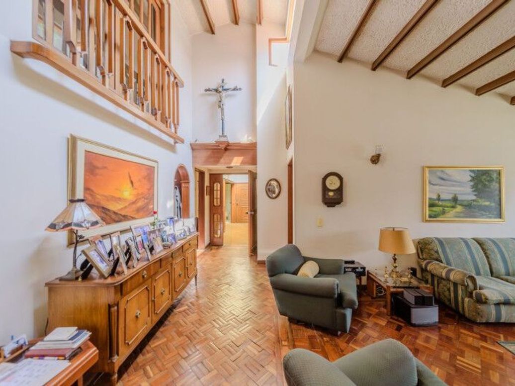 Casa de 5 alcobas en venta en Mónaco, Bogotá, 356 m² · foto 9 de 20