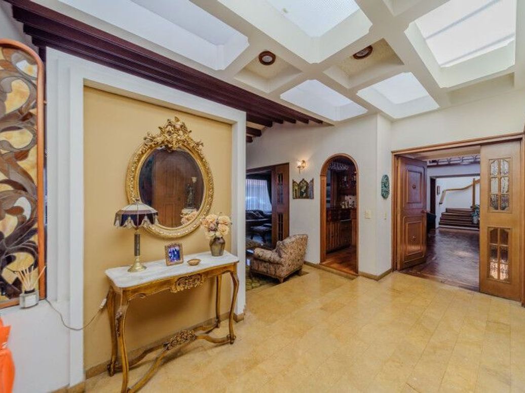 Casa de 5 alcobas en venta en Mónaco, Bogotá, 356 m² · foto 10 de 20