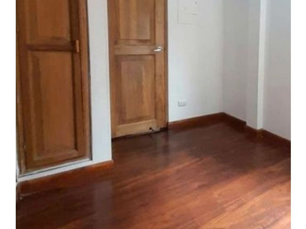 Apartamento de 2 alcobas en venta en Santa Barbara, Bogotá, 112 m² · foto 5 de 9