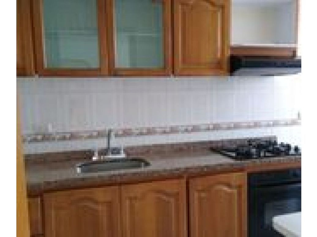 Apartamento de 3 alcobas en venta en Las Acasias, Bogotá, 76 m² · foto 2 de 15