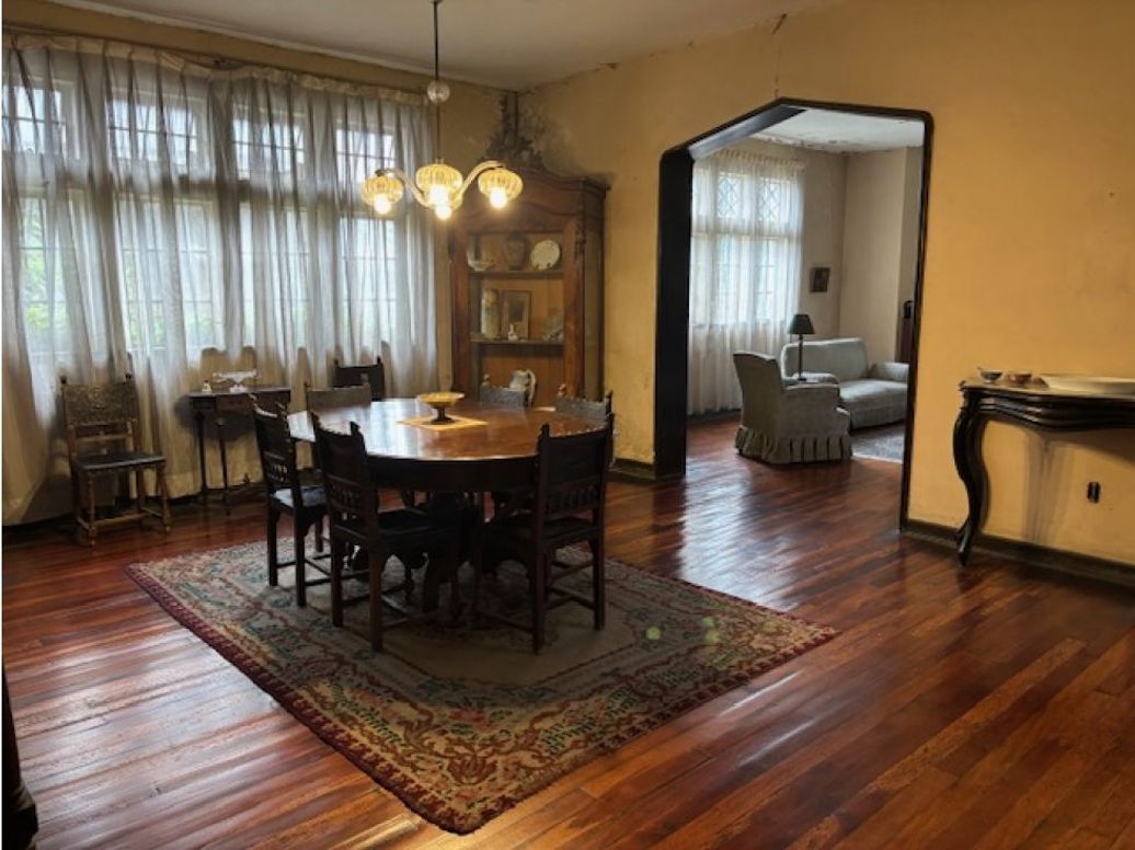 Casa de 6 alcobas en venta en Quinta Camacho, Bogotá, 746 m² · foto 8 de 11