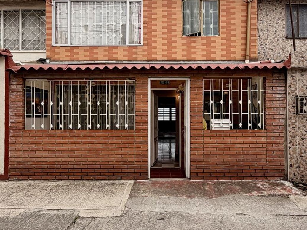 Casa de 4 alcobas en venta en Paris, Bogotá, 83 m² · foto 2 de 16