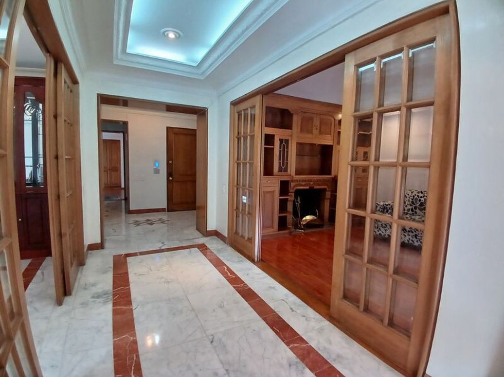 Apartamento de 3 alcobas en venta en Chico Norte Et. Ii, Bogotá, 217 m² · foto 4 de 20