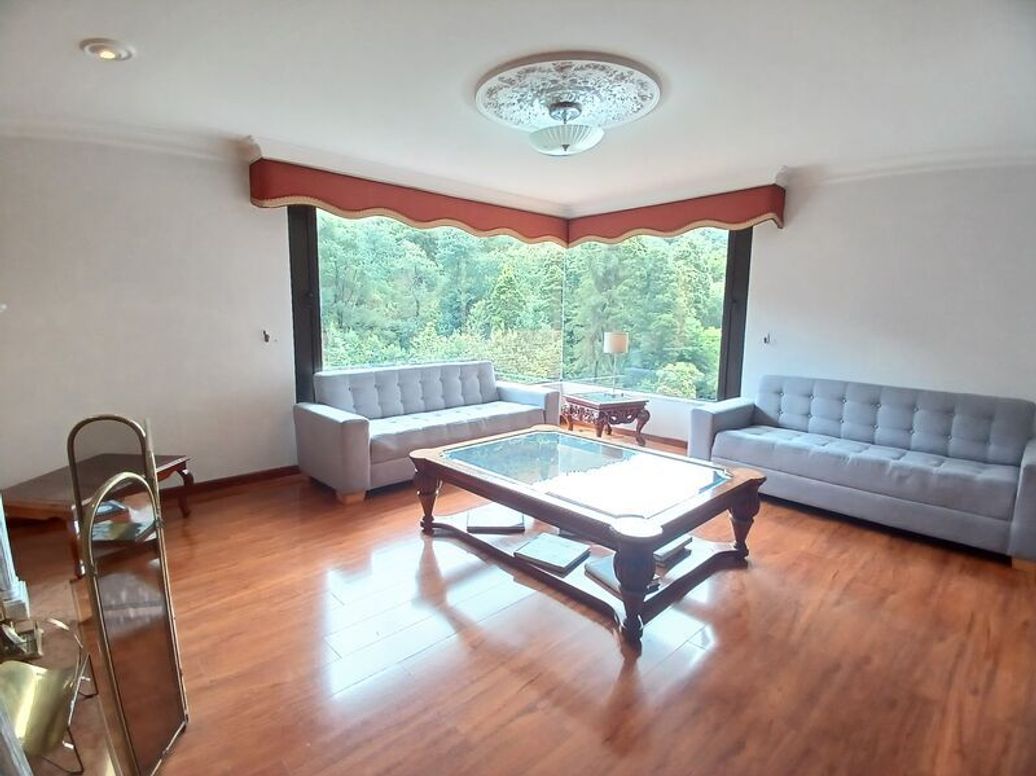 Apartamento de 3 alcobas en venta en Chico Norte Et. Ii, Bogotá, 217 m² · foto 2 de 20