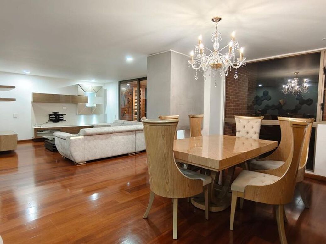 Apartamento de 4 alcobas en venta en La Cabaña, Bogotá, 137 m² · foto 2 de 7