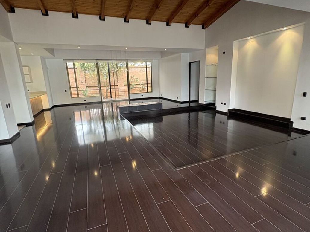 Casa de 4 alcobas en venta en Viveros, Bogotá, 349 m² · foto 4 de 20