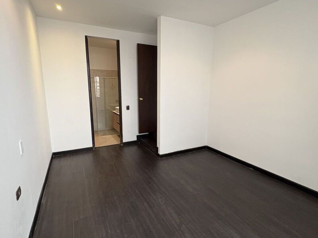 Casa de 4 alcobas en venta en Viveros, Bogotá, 349 m² · foto 15 de 20