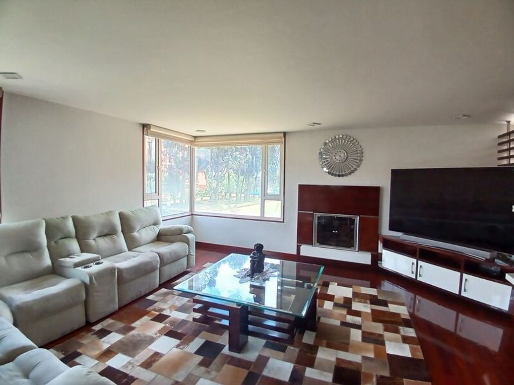 Apartamento de 4 alcobas en venta en Cr. Puerto Madero, Bogotá, 236 m² · foto 11 de 16