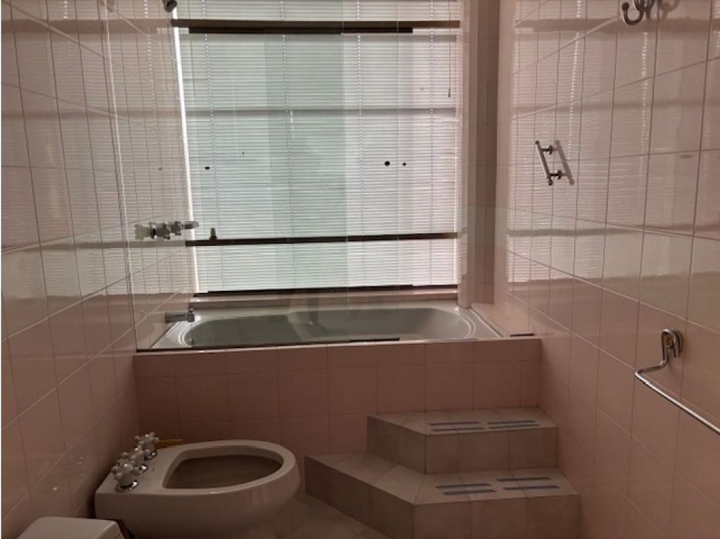 Apartamento de 4 alcobas en venta en Los Rosales, Bogotá, 374 m² · foto 13 de 17