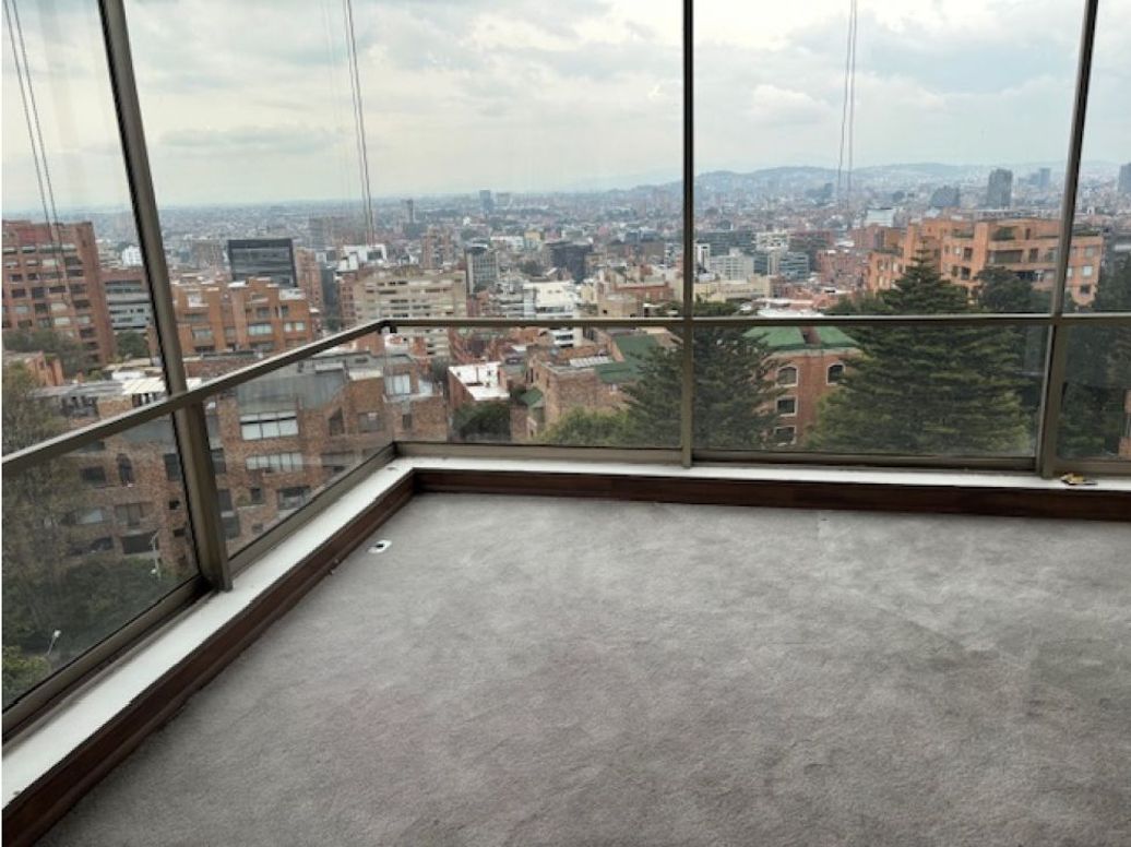 Apartamento de 4 alcobas en venta en Los Rosales, Bogotá, 374 m² · foto 15 de 17