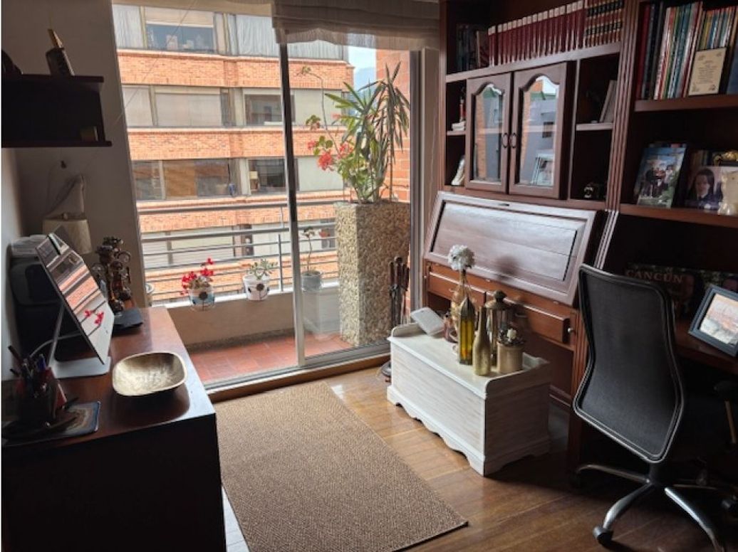 Apartamento de 3 alcobas en arriendo en Santa Paula, Bogotá, 150 m² · foto 5 de 11