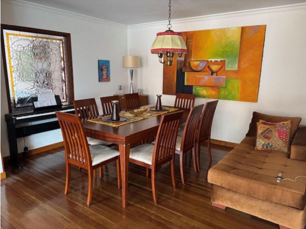 Apartamento de 3 alcobas en arriendo en Santa Paula, Bogotá, 150 m² · foto 2 de 11