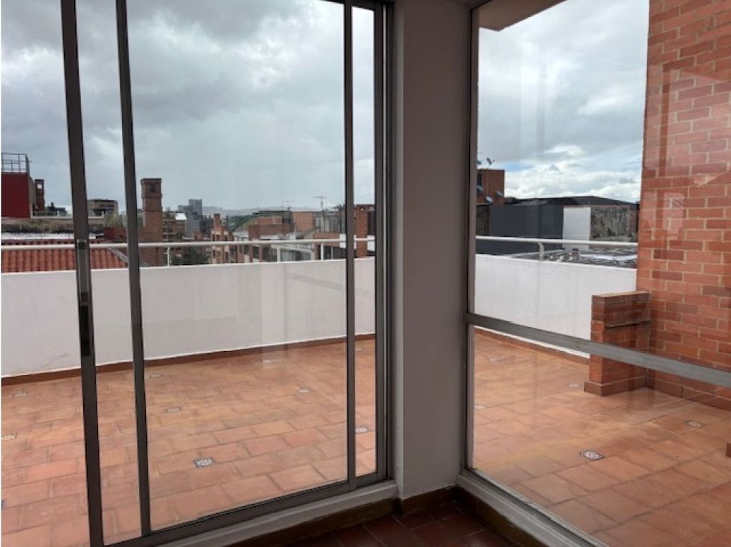 Apartamento de 3 alcobas en arriendo en Santa Paula, Bogotá, 150 m² · foto 10 de 11