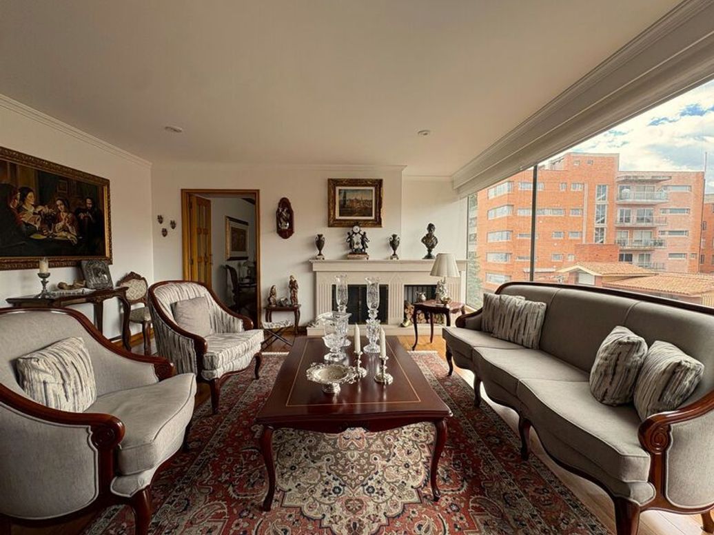Apartamento de 3 alcobas en venta en Santa Bibiana, Bogotá, 180 m² · foto 2 de 15