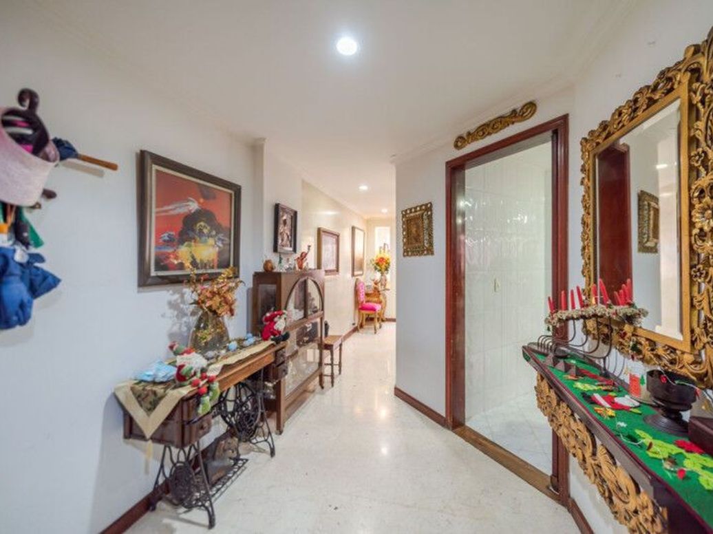 Apartamento de 4 alcobas en venta en Santa Barbara Occidental, Bogotá, 150 m² · foto 15 de 20