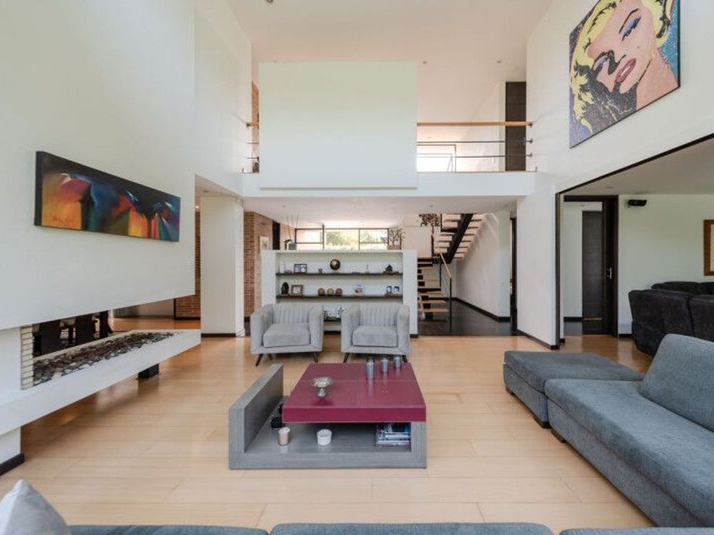 Casa de 4 alcobas en venta en Casa Blanca, Bogotá, 332 m² · foto 3 de 20