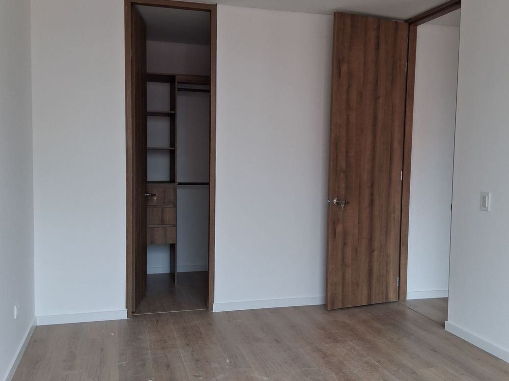 Apartamento de 2 alcobas en venta en Cedritos, Bogotá, 87 m² · foto 7 de 11
