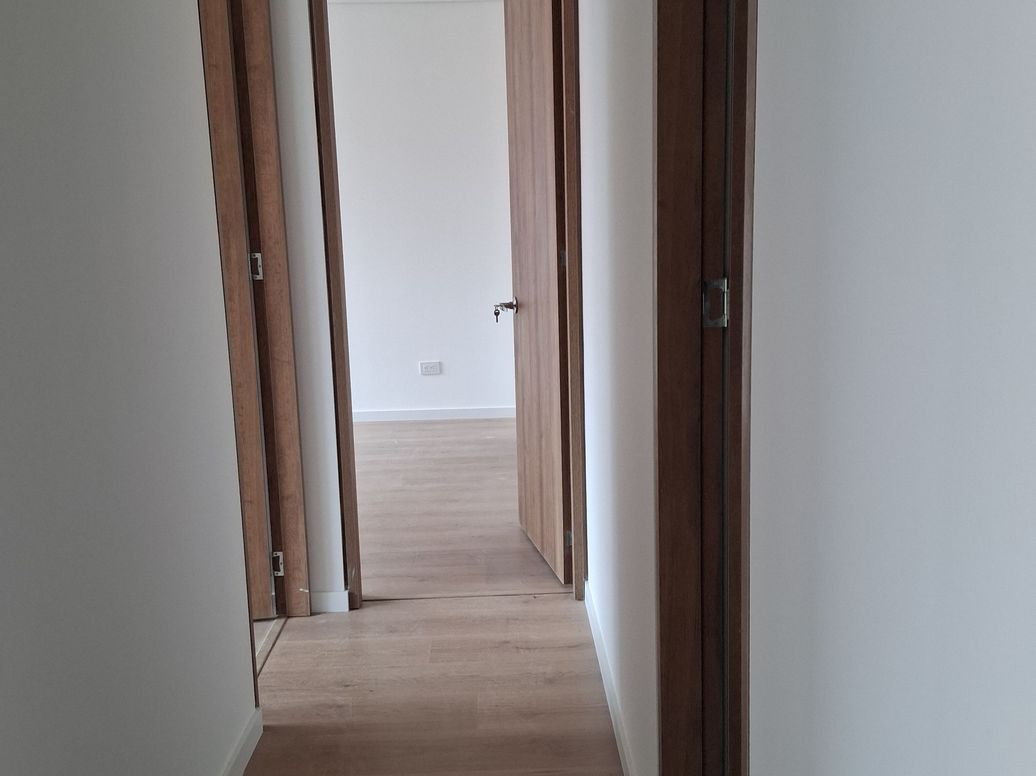 Apartamento de 2 alcobas en venta en Cedritos, Bogotá, 87 m² · foto 4 de 11
