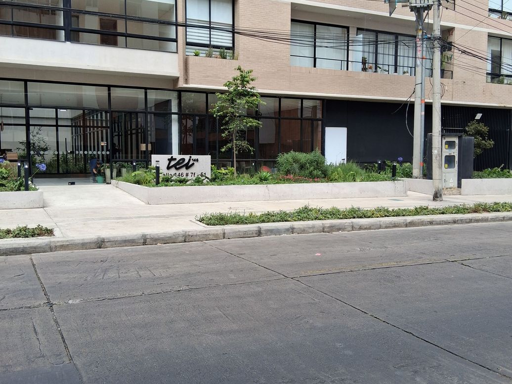 Apartamento de 1 alcoba en venta en Cedritos, Bogotá, 63 m² · foto 2 de 14