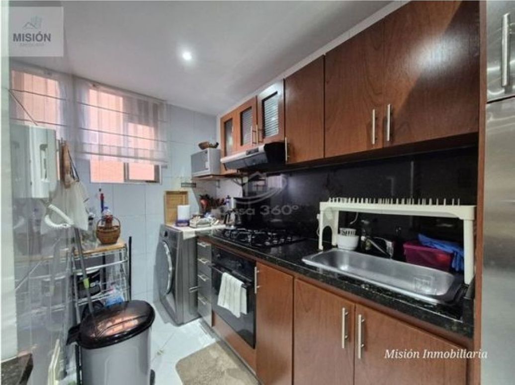 Apartamento de 2 alcobas en venta en Chapinero Central, Bogotá, 70 m² · foto 2 de 14