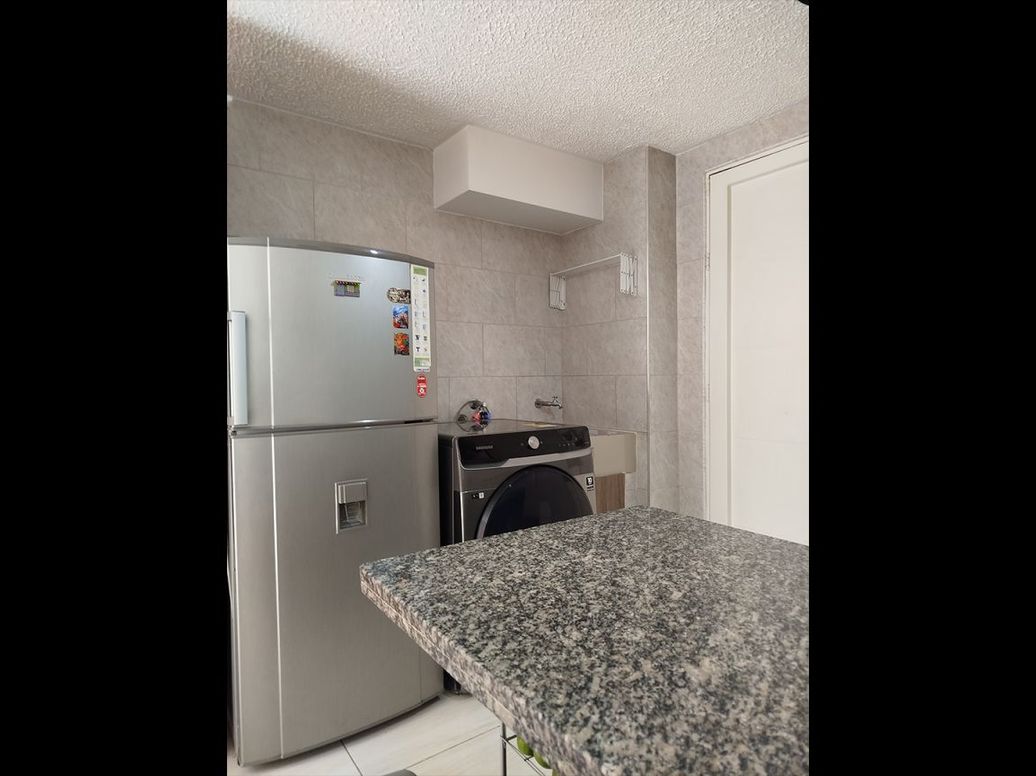 Apartamento de 2 alcobas en venta en Multifamiliar Las Brisas, Bogotá, 44 m² · foto 3 de 20