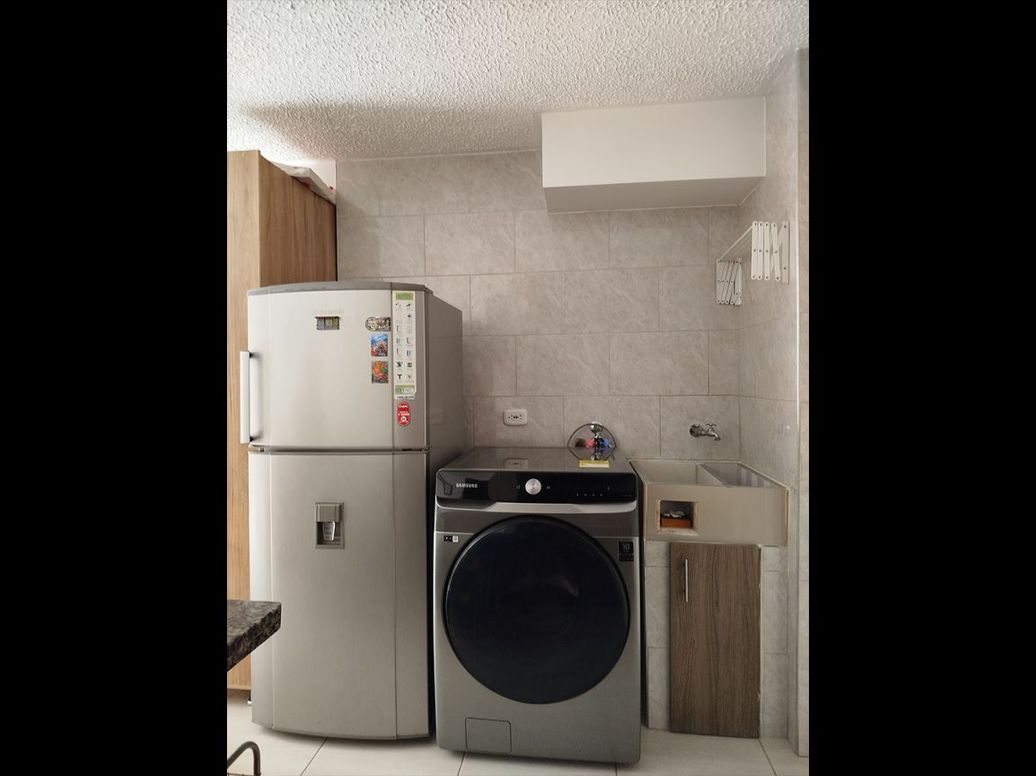 Apartamento de 2 alcobas en venta en Multifamiliar Las Brisas, Bogotá, 44 m² · foto 2 de 20