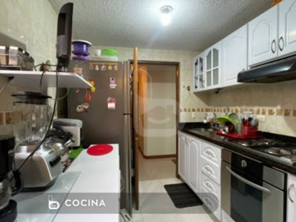 Apartamento de 3 alcobas en venta en Cedritos, Bogotá, 68 m² · foto 2 de 8