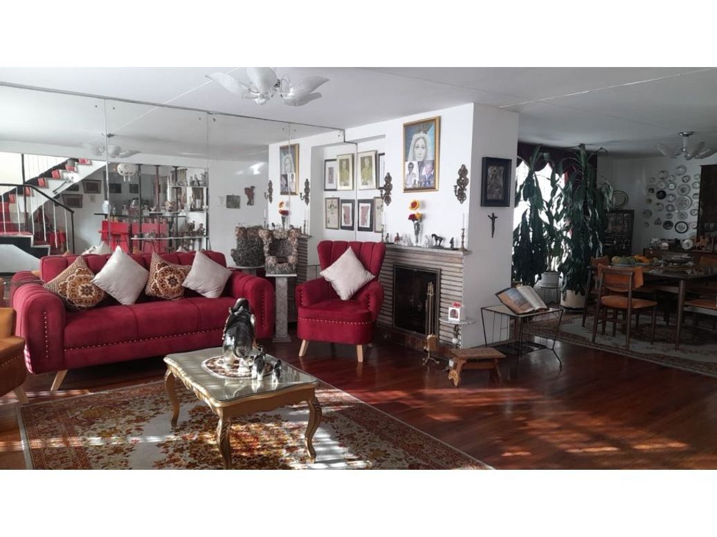 Casa de 5 alcobas en venta en La Soledad, Bogotá, 317 m² · foto 4 de 15
