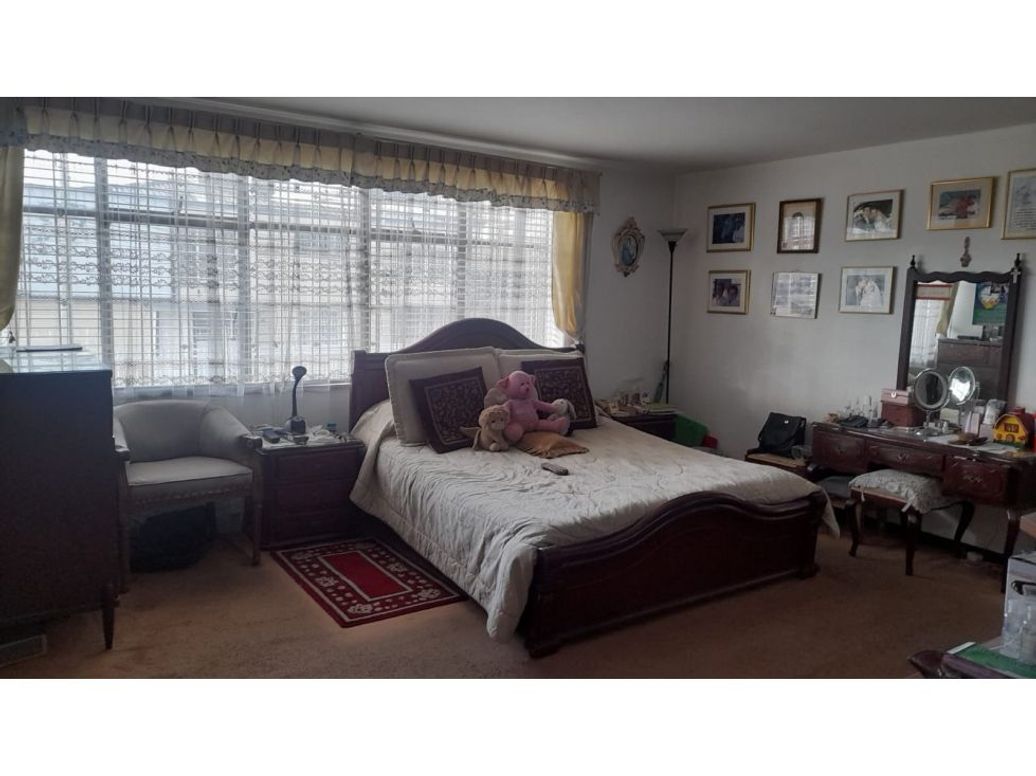 Casa de 5 alcobas en venta en La Soledad, Bogotá, 317 m² · foto 10 de 15