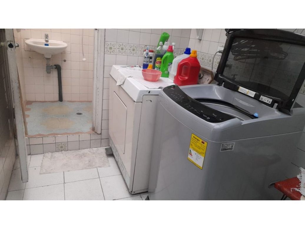 Casa de 5 alcobas en venta en La Soledad, Bogotá, 317 m² · foto 6 de 15