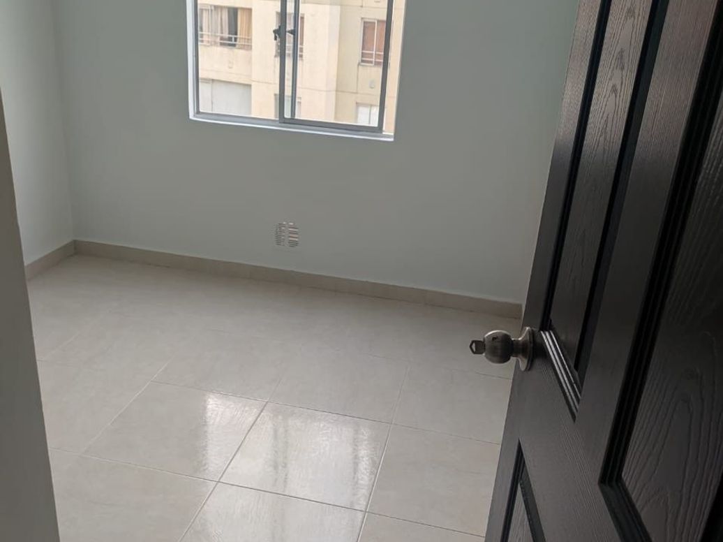 Apartamento de 3 alcobas en venta en Ismael Perdomo, Bogotá, 56 m² · foto 9 de 10