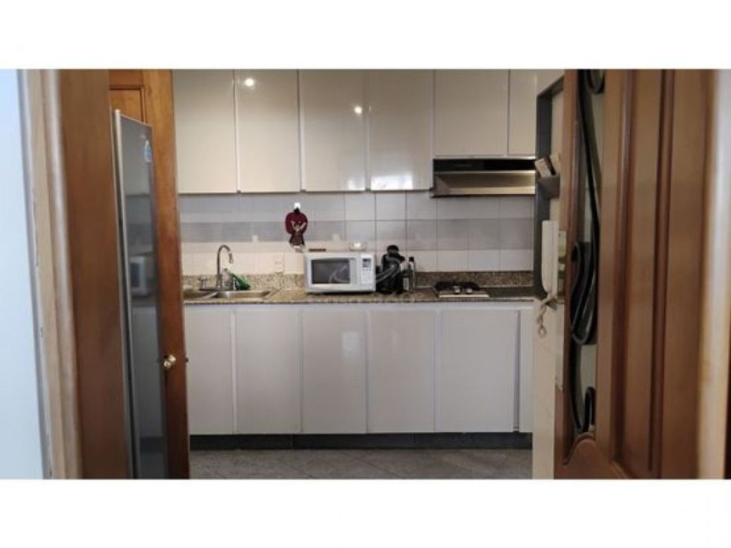 Apartamento de 2 alcobas en venta en Los Rosales, Bogotá, 150 m² · foto 12 de 20