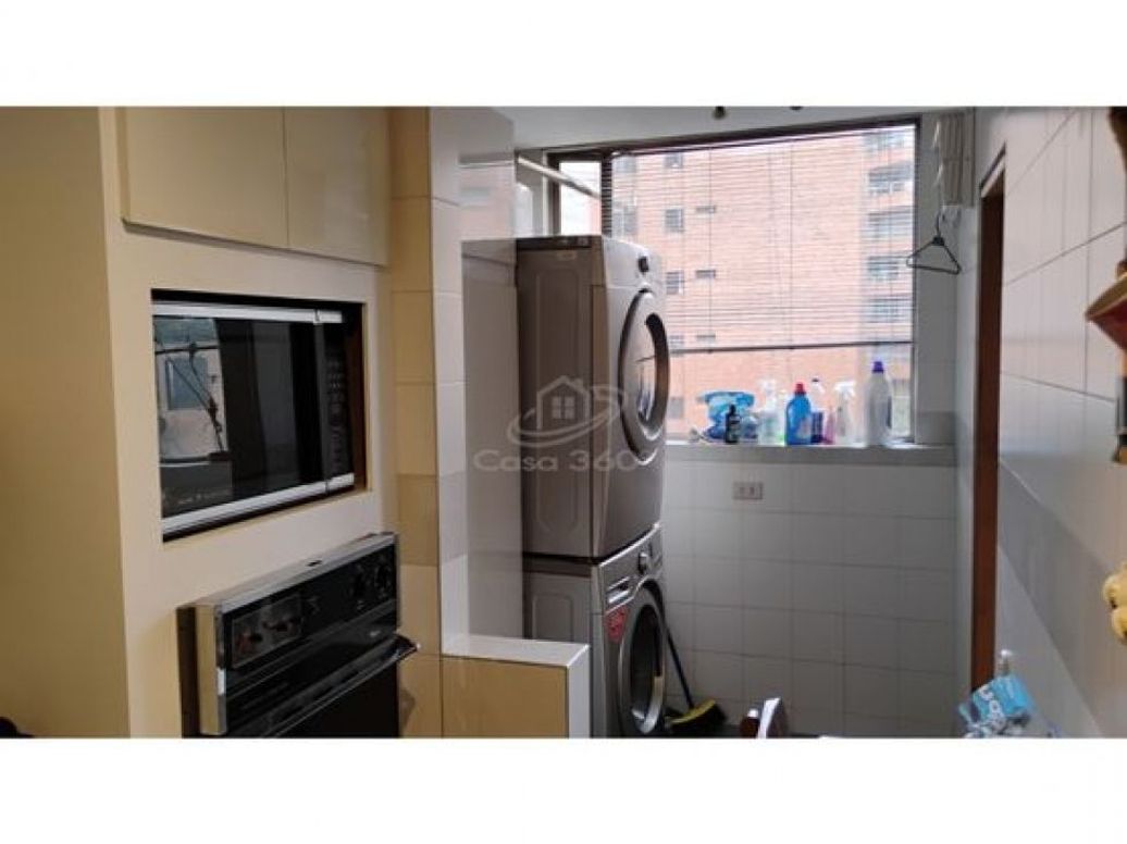 Apartamento de 2 alcobas en venta en Los Rosales, Bogotá, 150 m² · foto 9 de 20