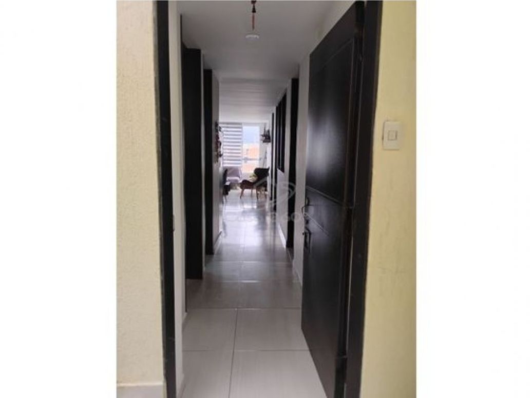 Apartamento de 3 alcobas en venta en Los Cerezos, Bogotá, 77 m² · foto 13 de 20