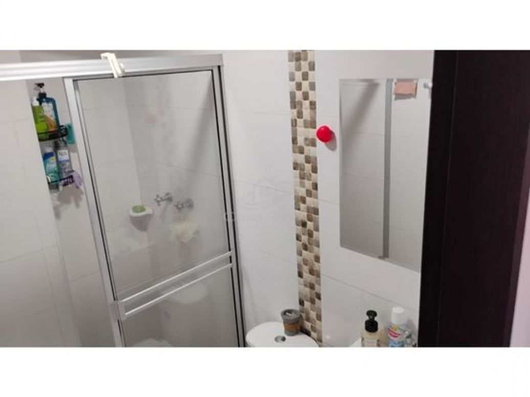 Apartamento de 3 alcobas en venta en Los Cerezos, Bogotá, 77 m² · foto 12 de 20