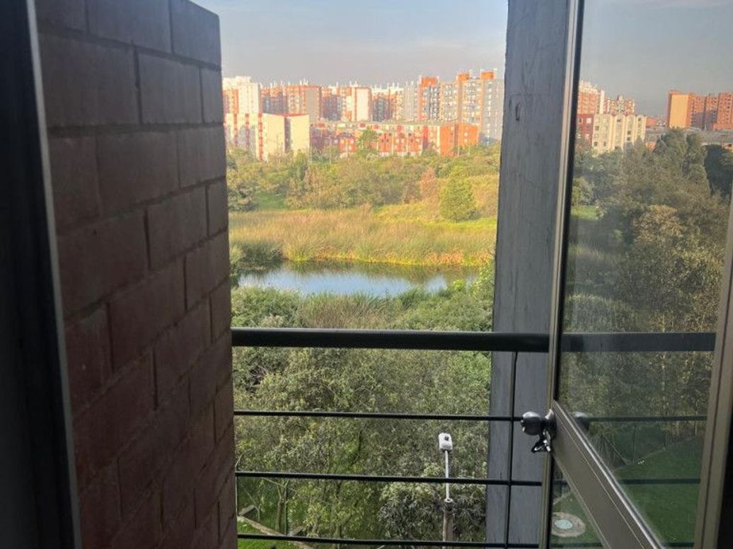 Apartamento de 3 alcobas en venta en Ub. Castilla, Bogotá, 59 m² · foto 2 de 20