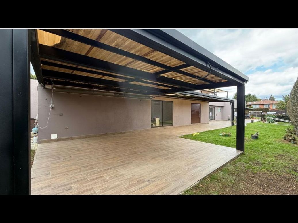 Casa de 4 alcobas en venta en Guaymaral, Bogotá, 430 m² · foto 11 de 16