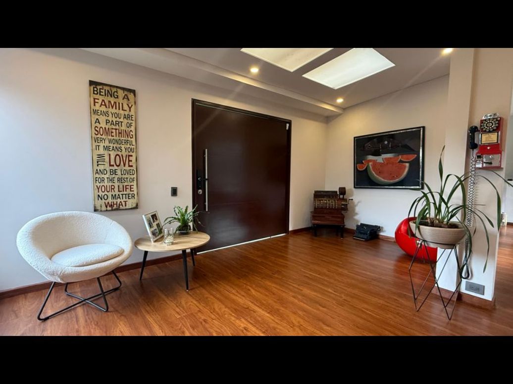 Casa de 4 alcobas en venta en Guaymaral, Bogotá, 430 m² · foto 3 de 16