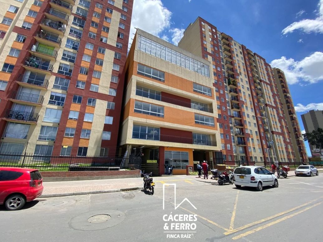 Apartamento de 2 alcobas en venta en Fontibón Centro, Bogotá, 45 m² · foto 2 de 19