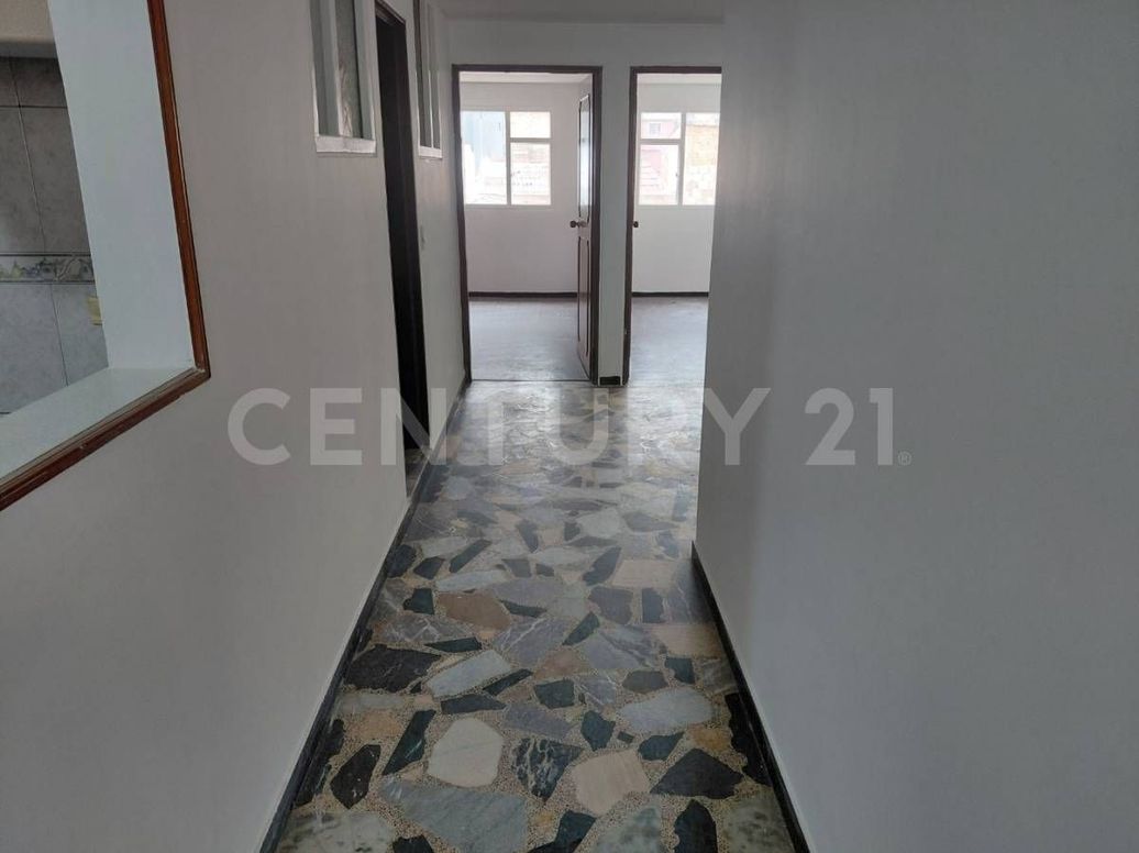 Casa de 8 alcobas en venta en Nuevo Muzu, Bogotá, 350 m² · foto 6 de 20