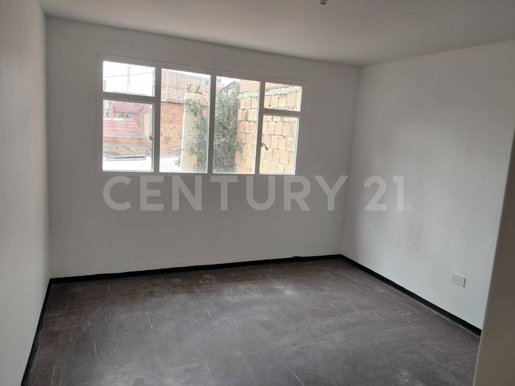 Casa de 8 alcobas en venta en Nuevo Muzu, Bogotá, 350 m² · foto 9 de 20