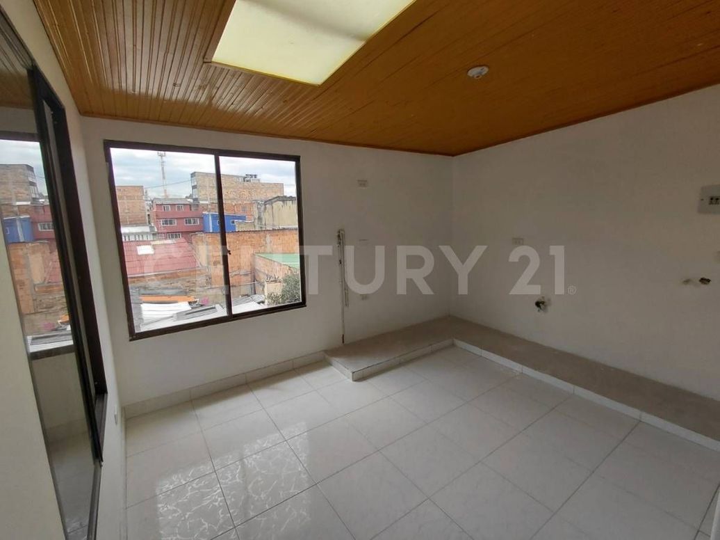 Casa de 8 alcobas en venta en Nuevo Muzu, Bogotá, 350 m² · foto 13 de 20